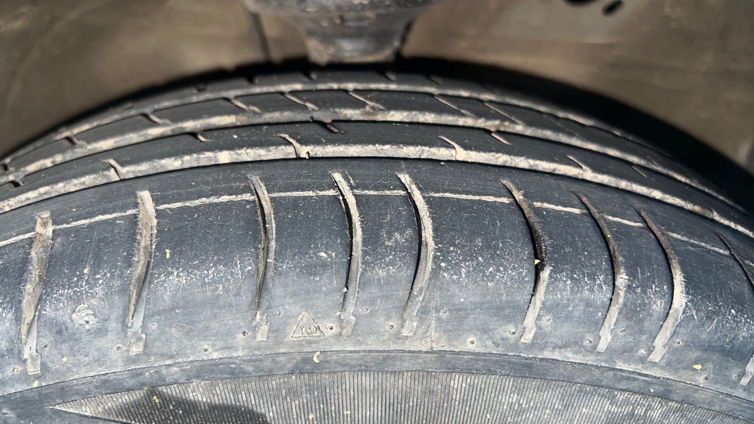 Used 2014 Maruti Suzuki Wagon R LXI Petrol Manual tyres RIGHT FRONT TYRE TREAD VIEW