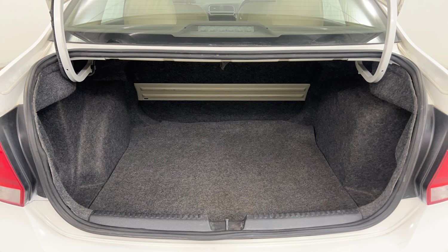 Used 2014 Volkswagen Vento Highline Petrol Petrol Manual interior DICKY INSIDE VIEW