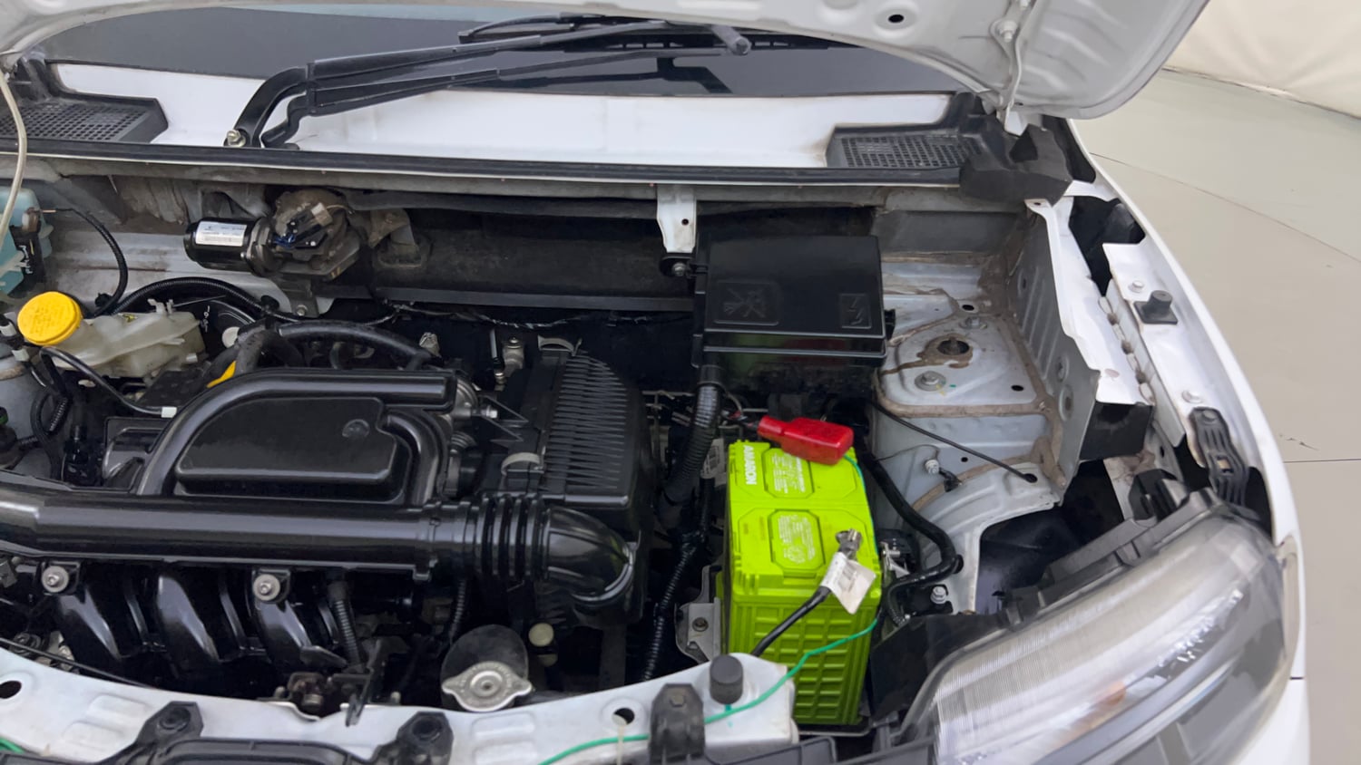 Used 2022 Renault Kwid RXT 1.0 Petrol Manual engine ENGINE LEFT SIDE HINGE & APRON VIEW