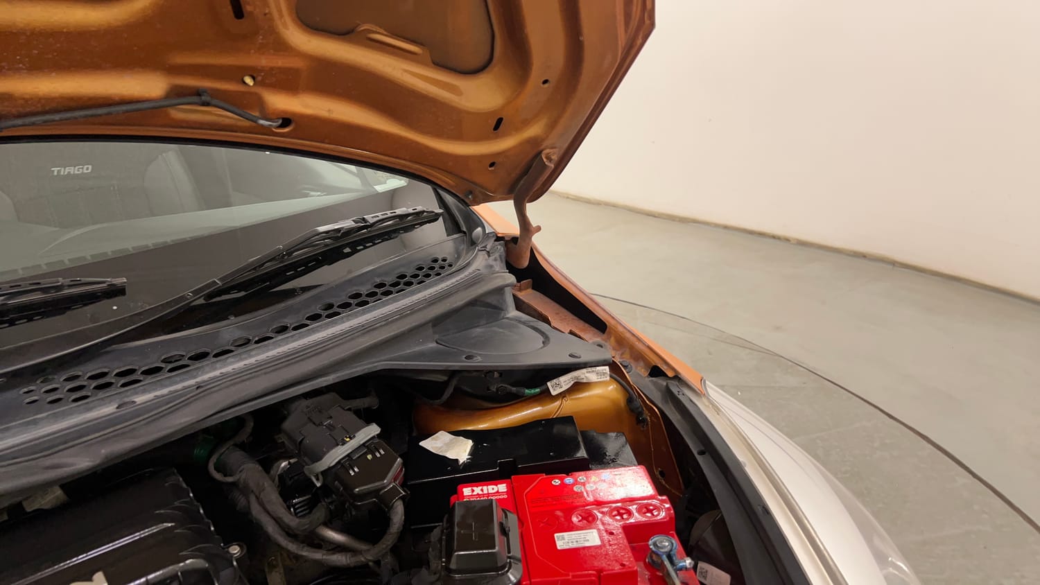 Used 2018 Tata Tiago Revotron XZ Petrol Manual engine ENGINE LEFT SIDE HINGE & APRON VIEW