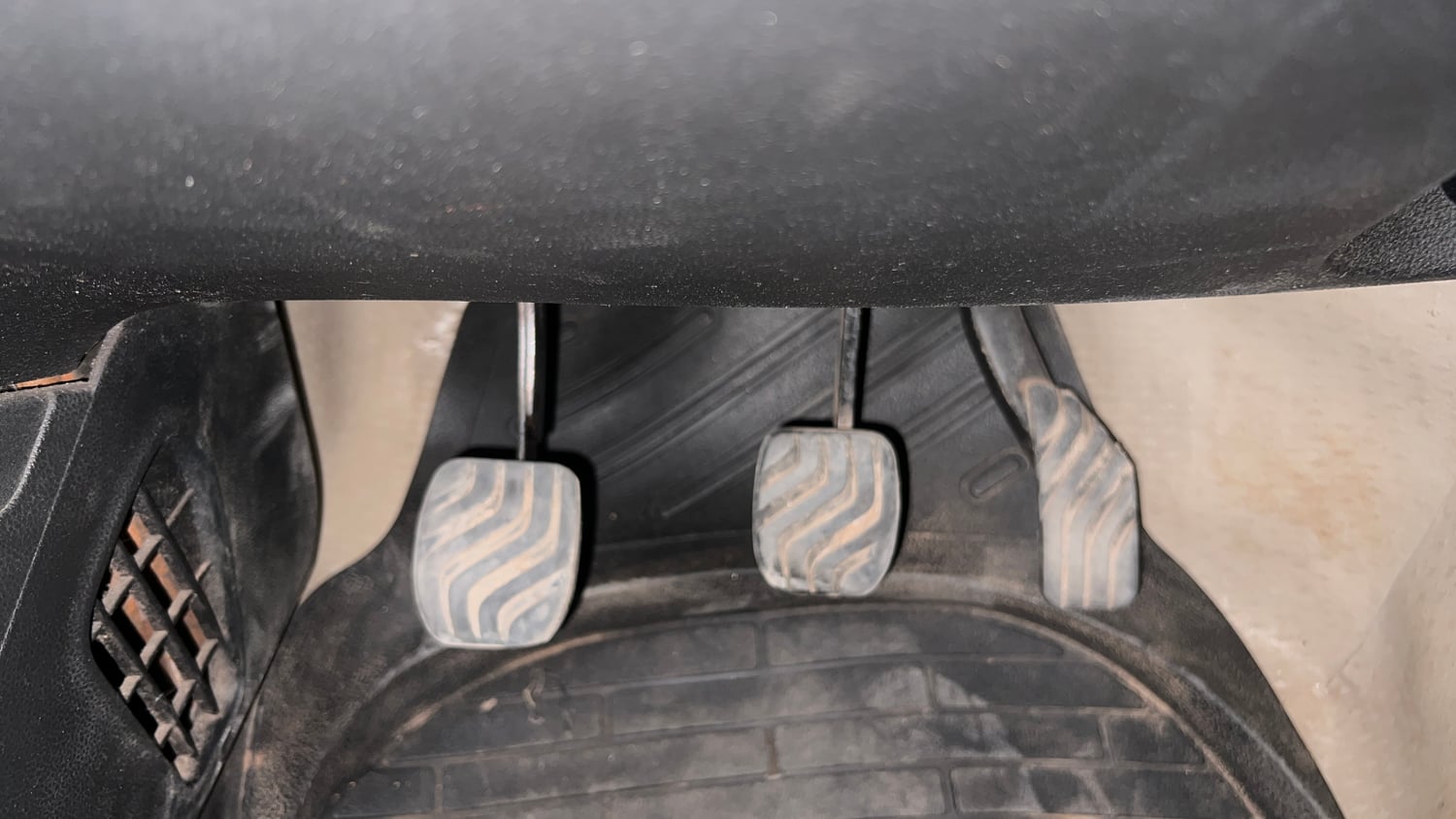 Used 2022 Renault Kwid RXT 1.0 Petrol Manual interior PEDALS VIEW
