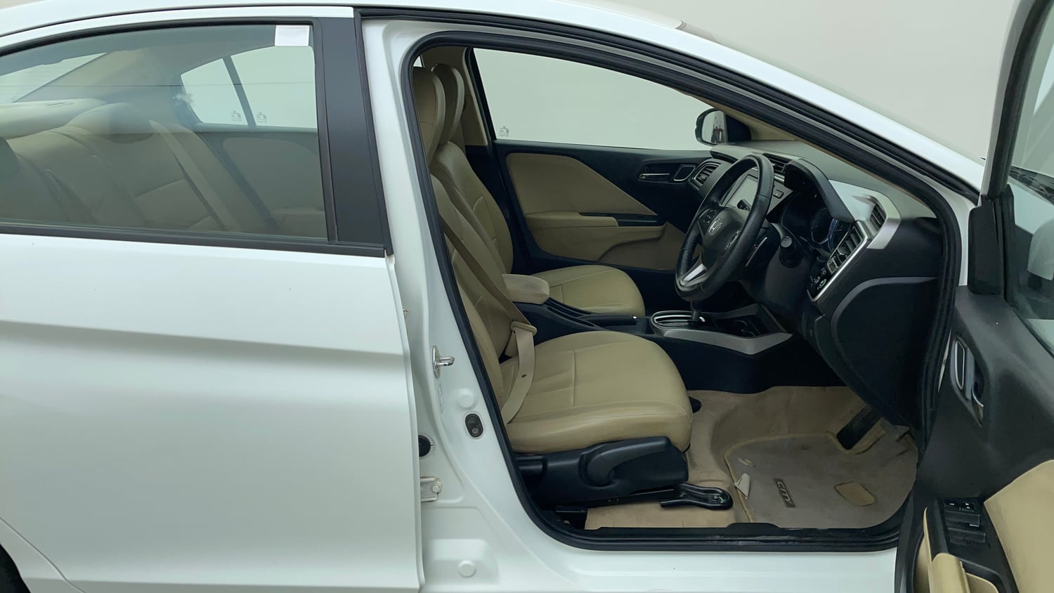 Used 2020 Honda City VX CVT Petrol Petrol Automatic interior RIGHT SIDE FRONT DOOR CABIN VIEW