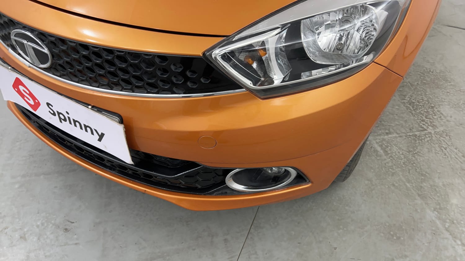 Used 2018 Tata Tiago Revotron XZ Petrol Manual dents MINOR SCRATCH