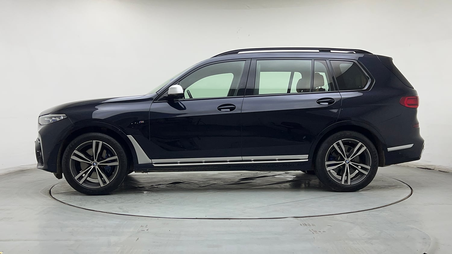 Used 2021 BMW X7 xDrive40i M Sport Petrol Automatic exterior LEFT SIDE VIEW