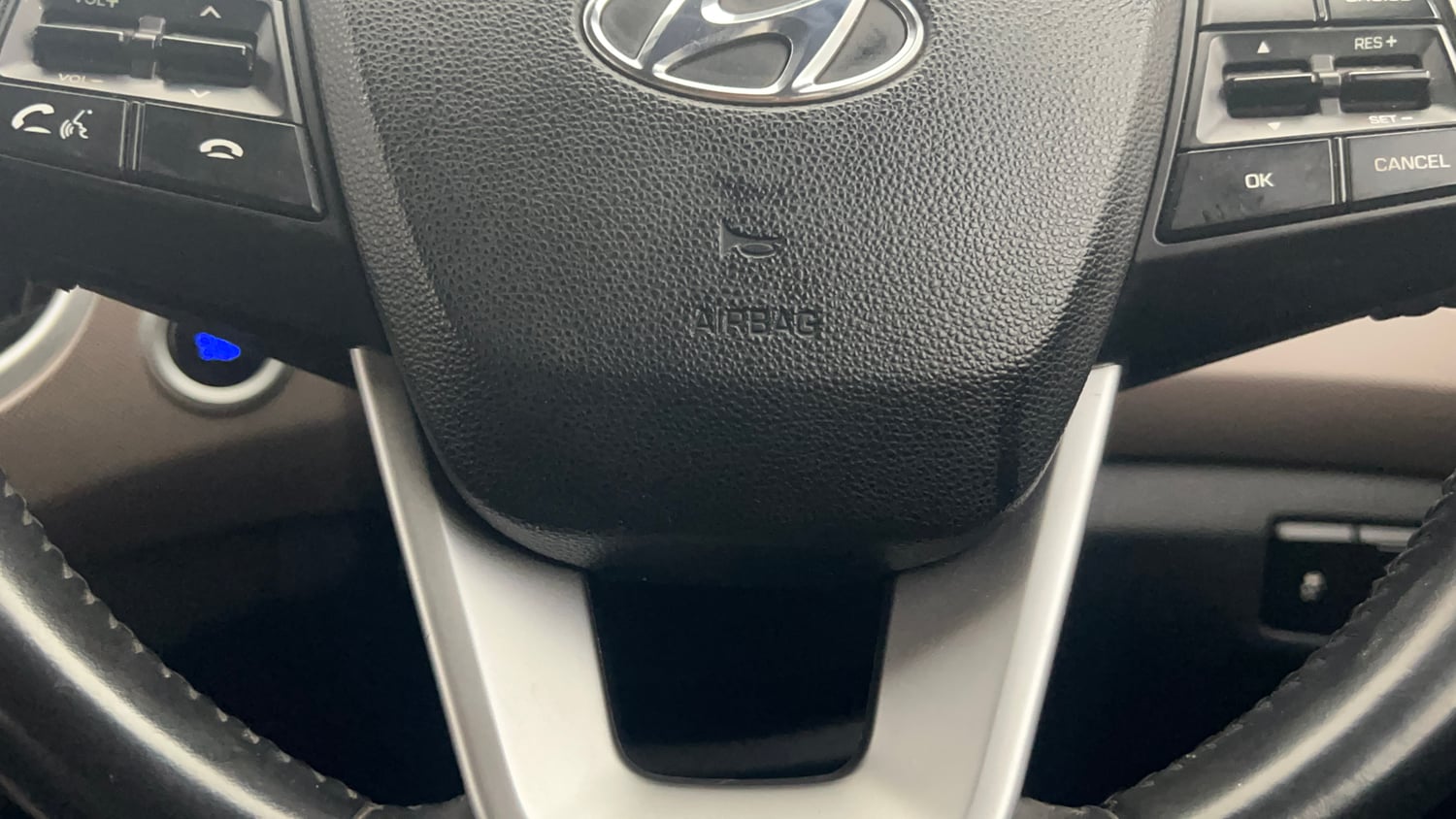 Used 2018 Hyundai Creta SX 1.6 CRDi (O) Diesel Manual top_features Airbags