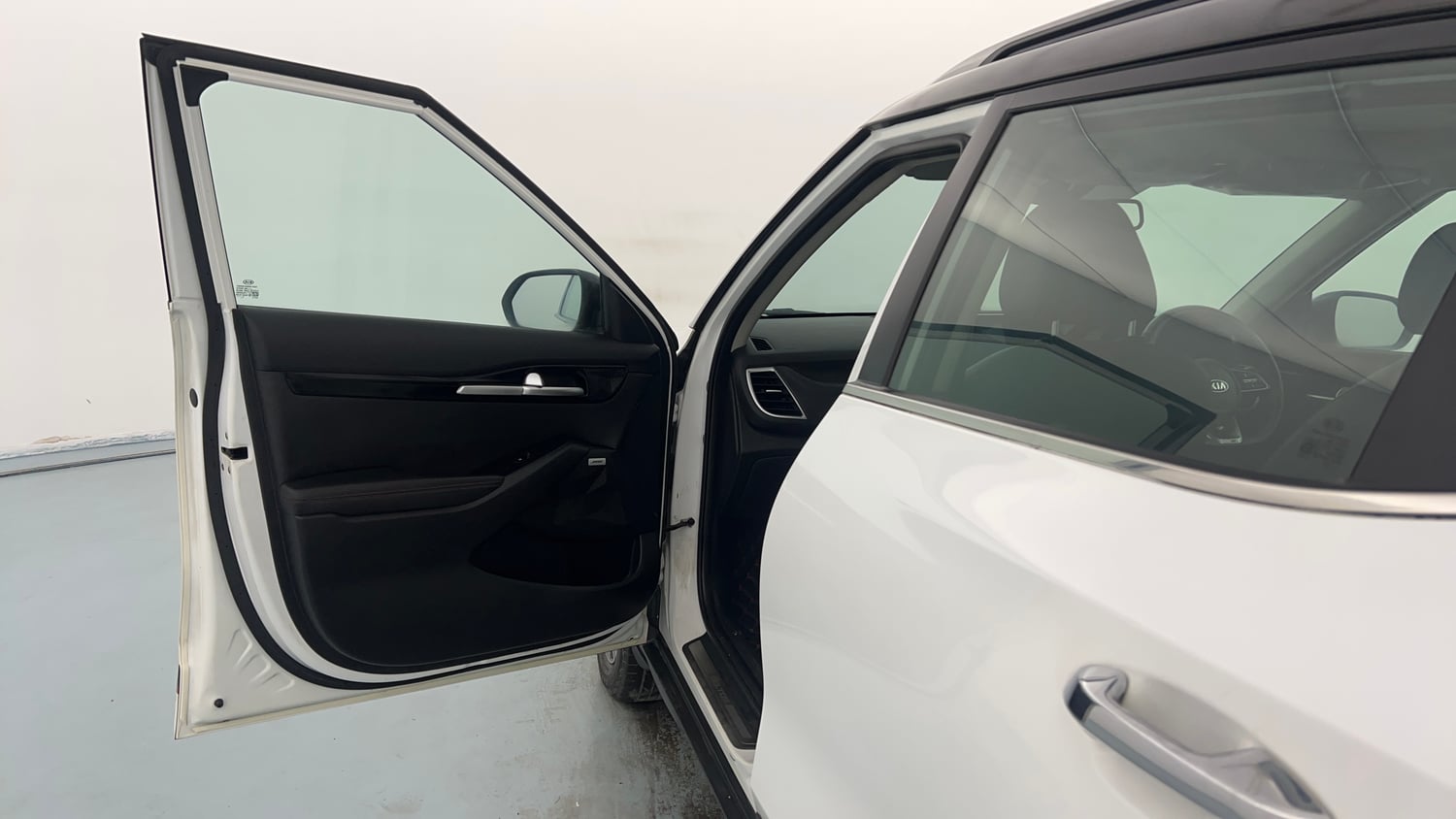 Used 2020 Kia Seltos GTX Plus DCT 1.4 Petrol Automatic interior LEFT FRONT DOOR OPEN VIEW
