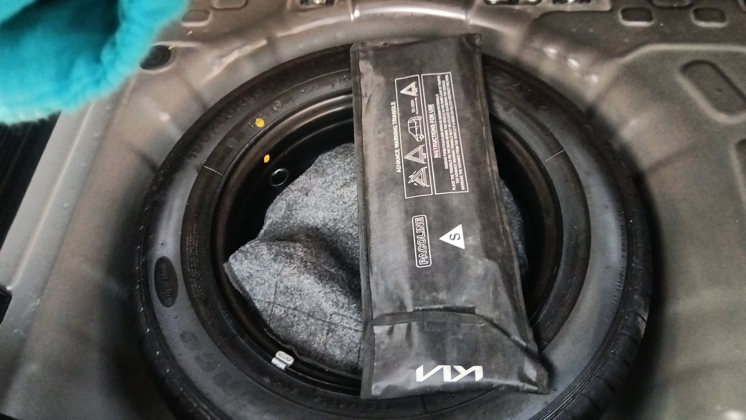 Used 2025 Kia Sonet HTK Plus (O) 1.2 Petrol MT Petrol Manual tyres SPARE TYRE VIEW