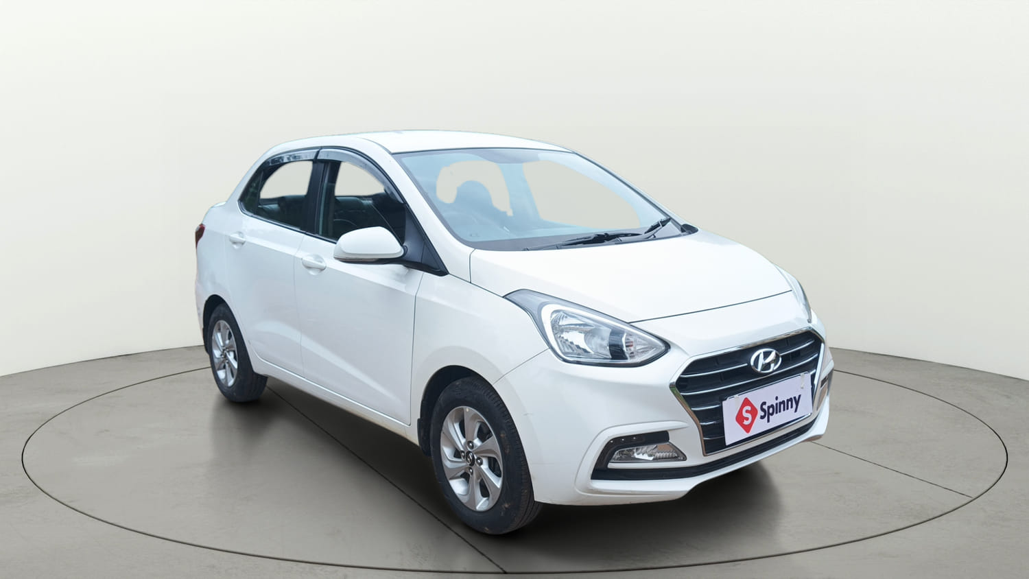 Used 2018 Hyundai Xcent SX Petrol Manual exterior RIGHT FRONT CORNER VIEW