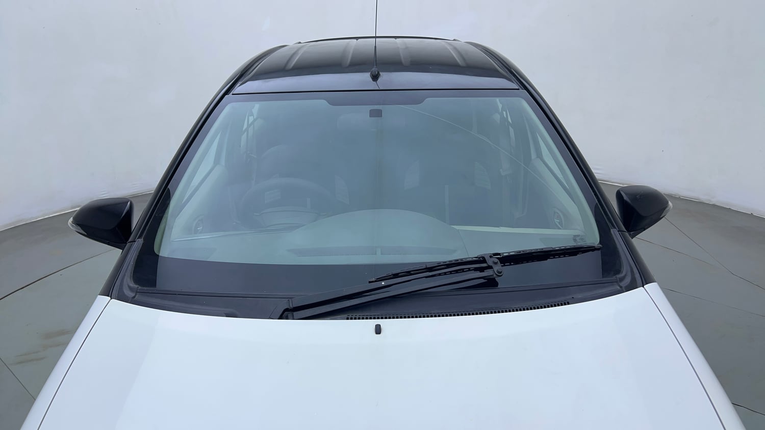 Used 2016 Toyota Etios Liva V Petrol Manual exterior FRONT WINDSHIELD VIEW