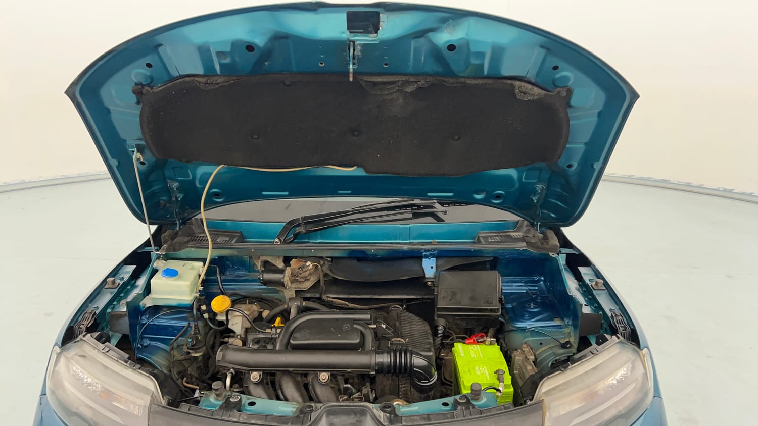 Used 2021 Renault Kwid RXT 1.0 AMT Opt Petrol Automatic engine ENGINE & BONNET OPEN FRONT VIEW