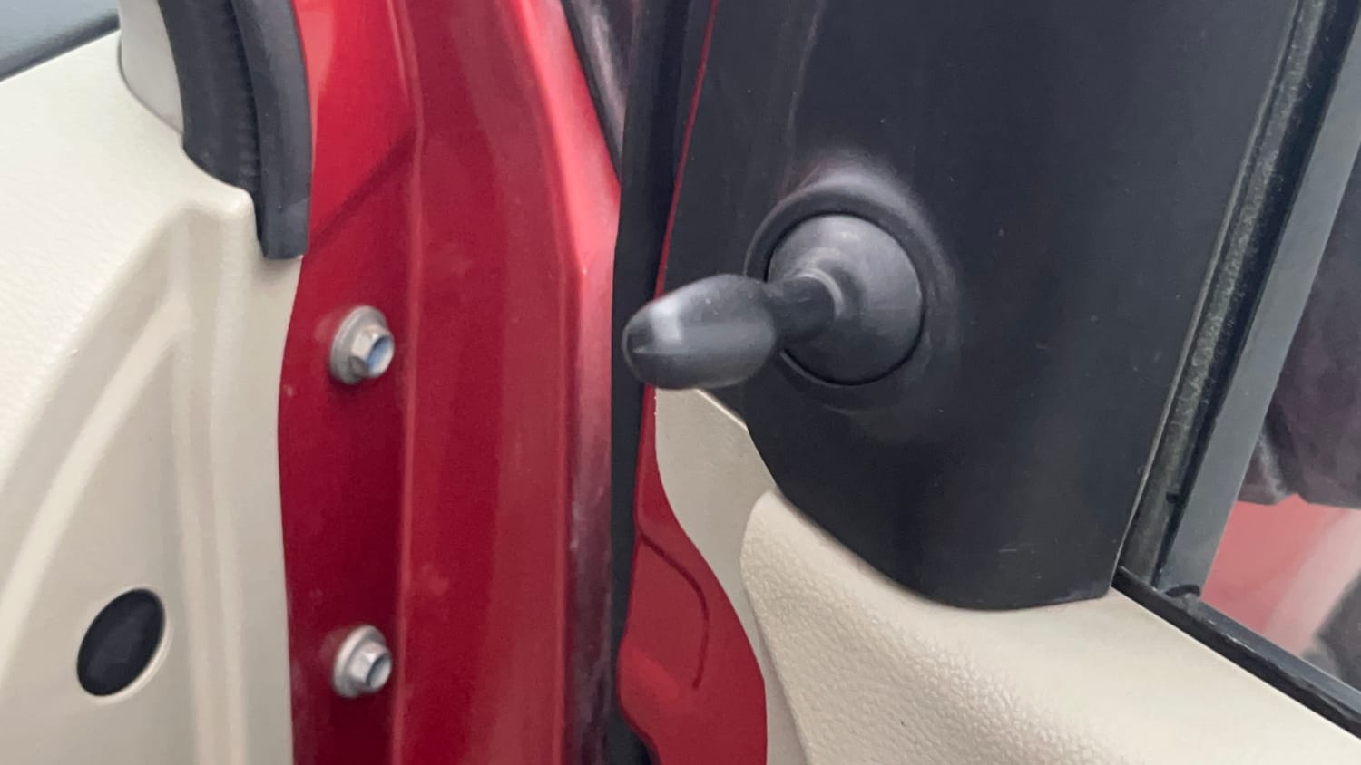 Used 2017 Maruti Suzuki Celerio VXi AMT Petrol Automatic top_features Adjustable ORVM