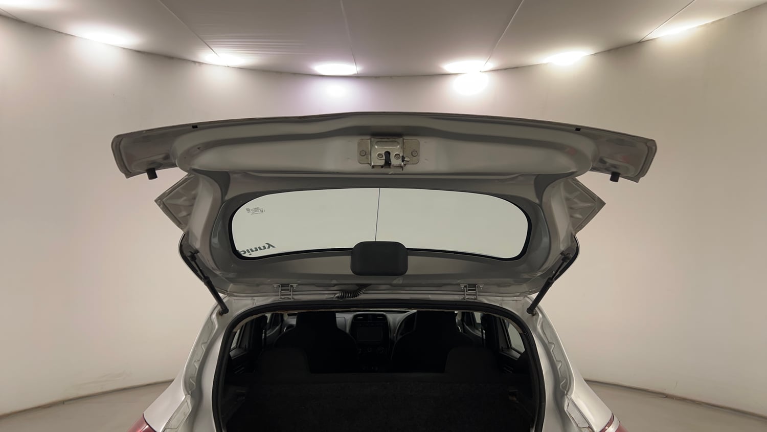 Used 2016 Renault Kwid RXT Petrol Manual interior DICKY DOOR OPEN VIEW