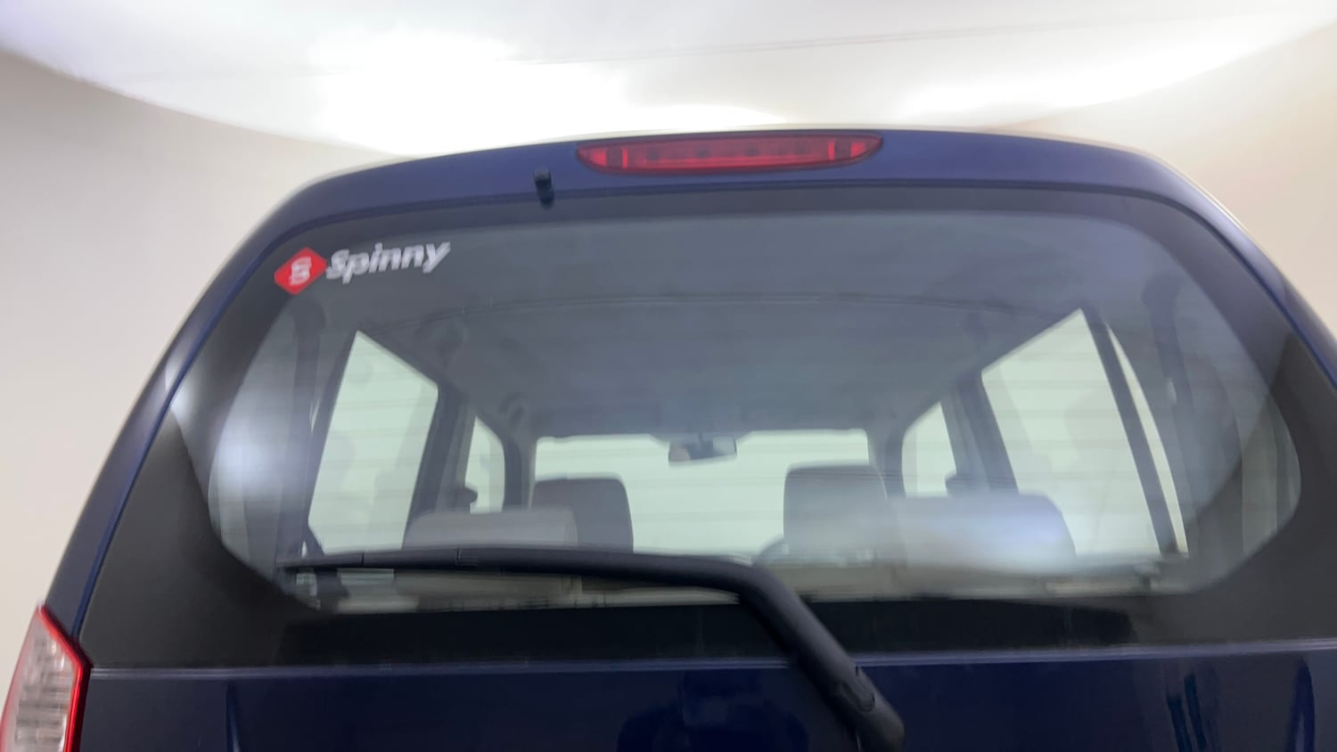Used 2017 Maruti Suzuki Wagon R 1.0 VXI AMT Petrol Automatic top_features Rear wiper