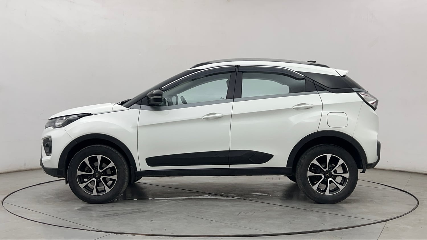 Used 2021 Tata Nexon XZA Plus (O) Diesel Diesel Automatic exterior LEFT SIDE VIEW