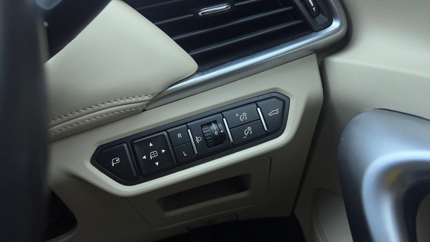 Used 2021 MG Motors Hector Sharp 1.5 Petrol Turbo DCT Petrol Automatic top_features Cruise control