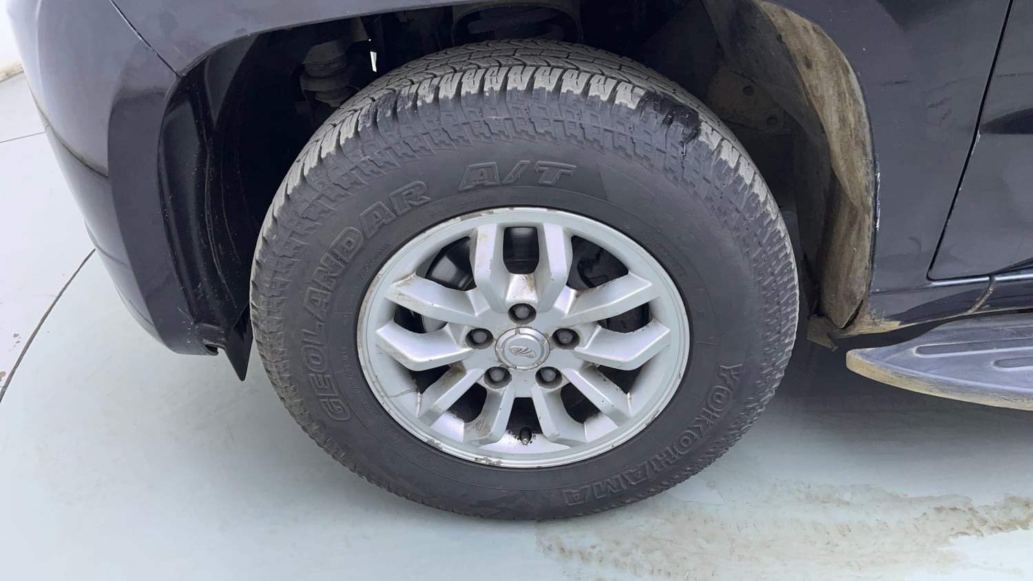 Used 2016 Mahindra TUV300 T8 Diesel Manual tyres LEFT FRONT TYRE RIM VIEW