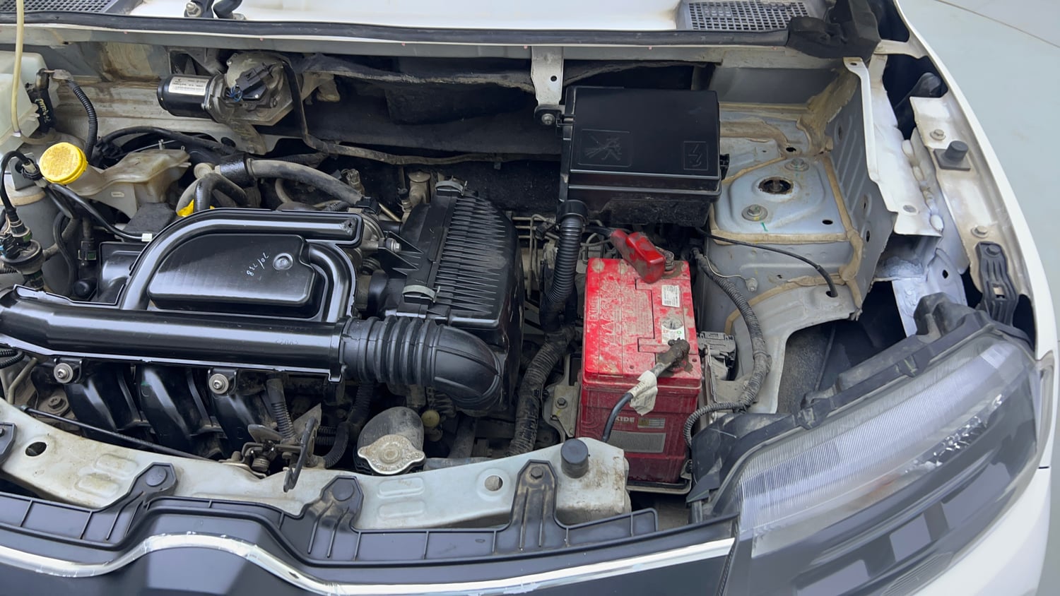 Used 2020 Renault Kwid 1.0 RXT Opt Petrol Manual engine ENGINE LEFT SIDE VIEW