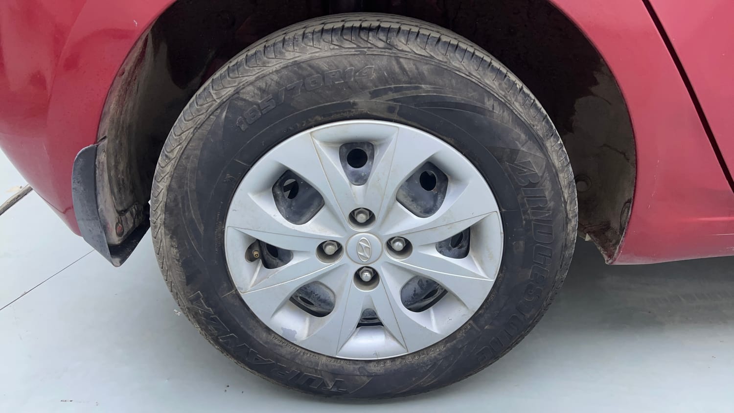 Used 2019 Hyundai Elite i20 Magna Plus 1.2 Petrol Manual tyres RIGHT REAR TYRE RIM VIEW