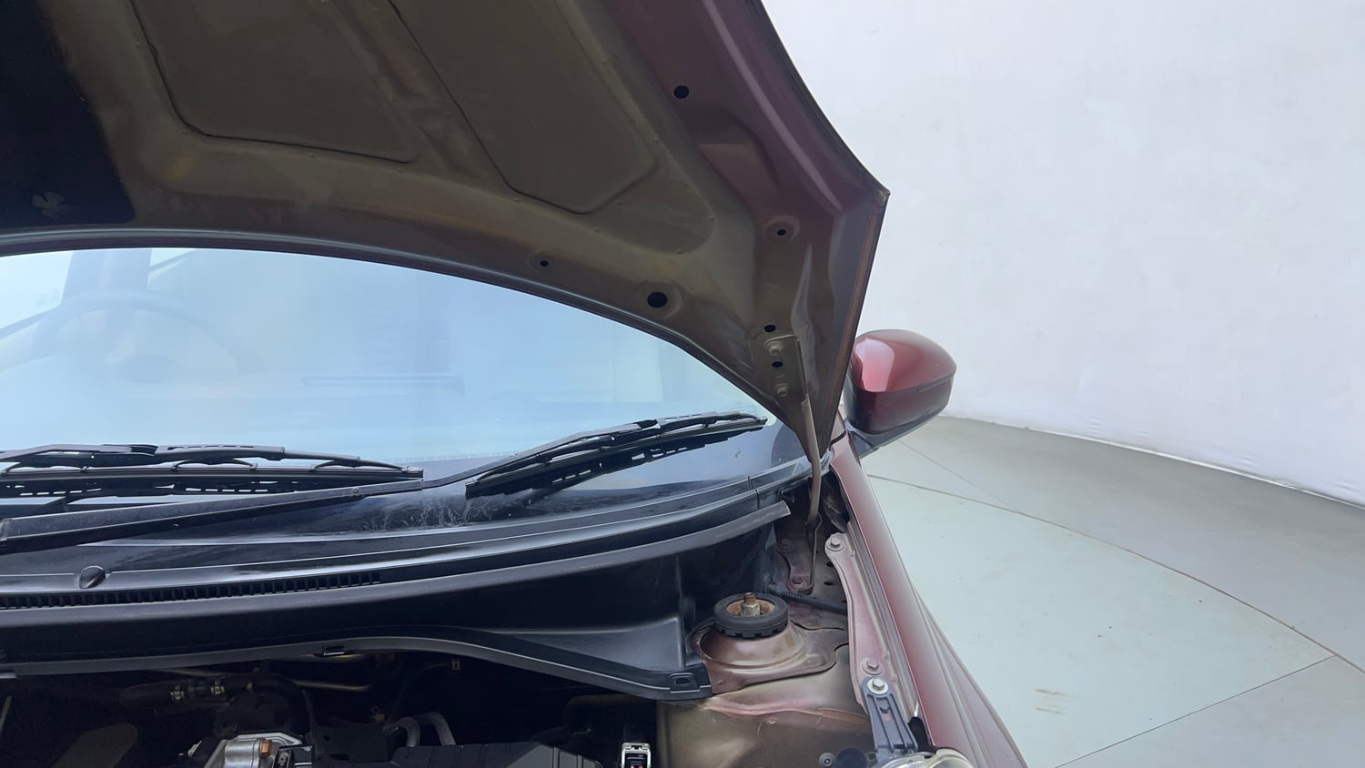 Used 2014 Honda Amaze 1.2 S AT i-VTEC Petrol Automatic engine ENGINE LEFT SIDE HINGE & APRON VIEW
