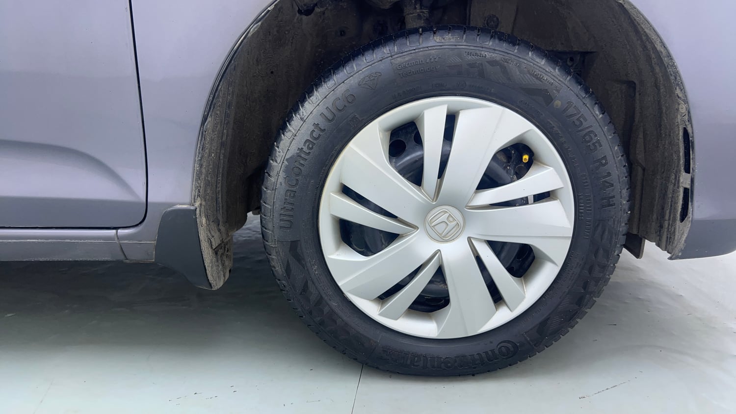 Used 2019 Honda Amaze 1.2 S MT Petrol Petrol Manual tyres RIGHT FRONT TYRE RIM VIEW