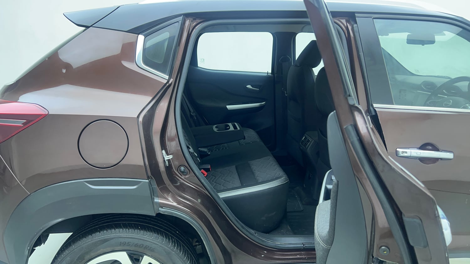 Used 2021 Nissan Magnite XV Premium Turbo CVT Petrol Automatic interior RIGHT SIDE REAR DOOR CABIN VIEW