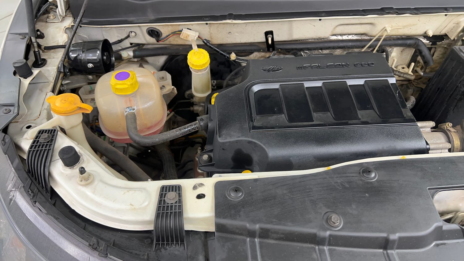 Used 2016 Mahindra KUV100 K8 6 STR Petrol Manual engine ENGINE RIGHT SIDE VIEW