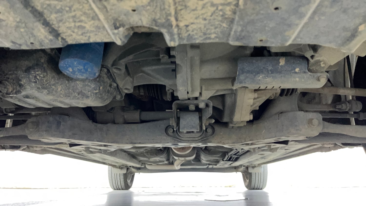 Used 2021 Hyundai Aura SX Plus 1.2 AMT Petrol Petrol Automatic extra FRONT LEFT UNDERBODY VIEW