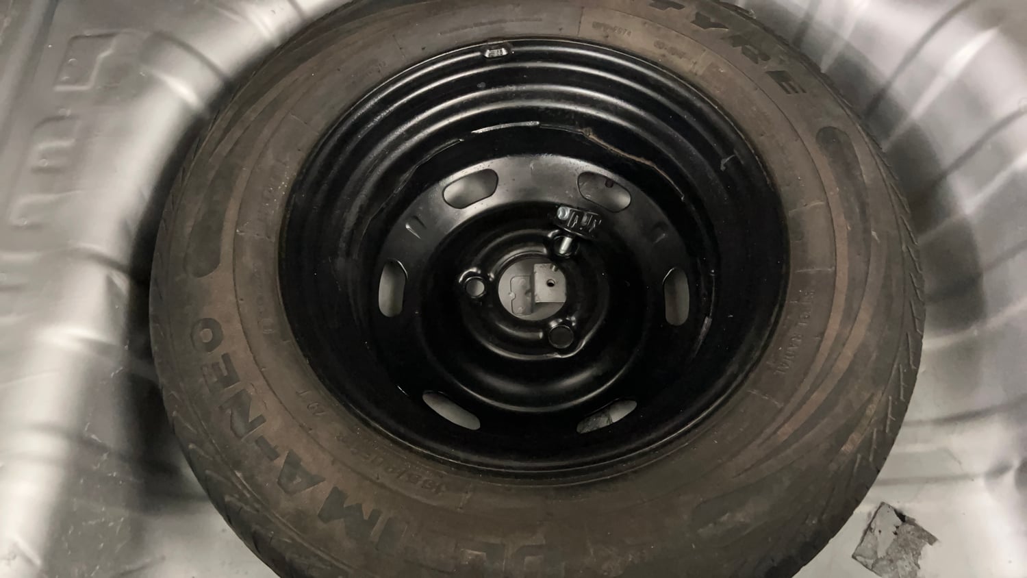 Used 2016 Renault Kwid RXT Petrol Manual tyres SPARE TYRE VIEW
