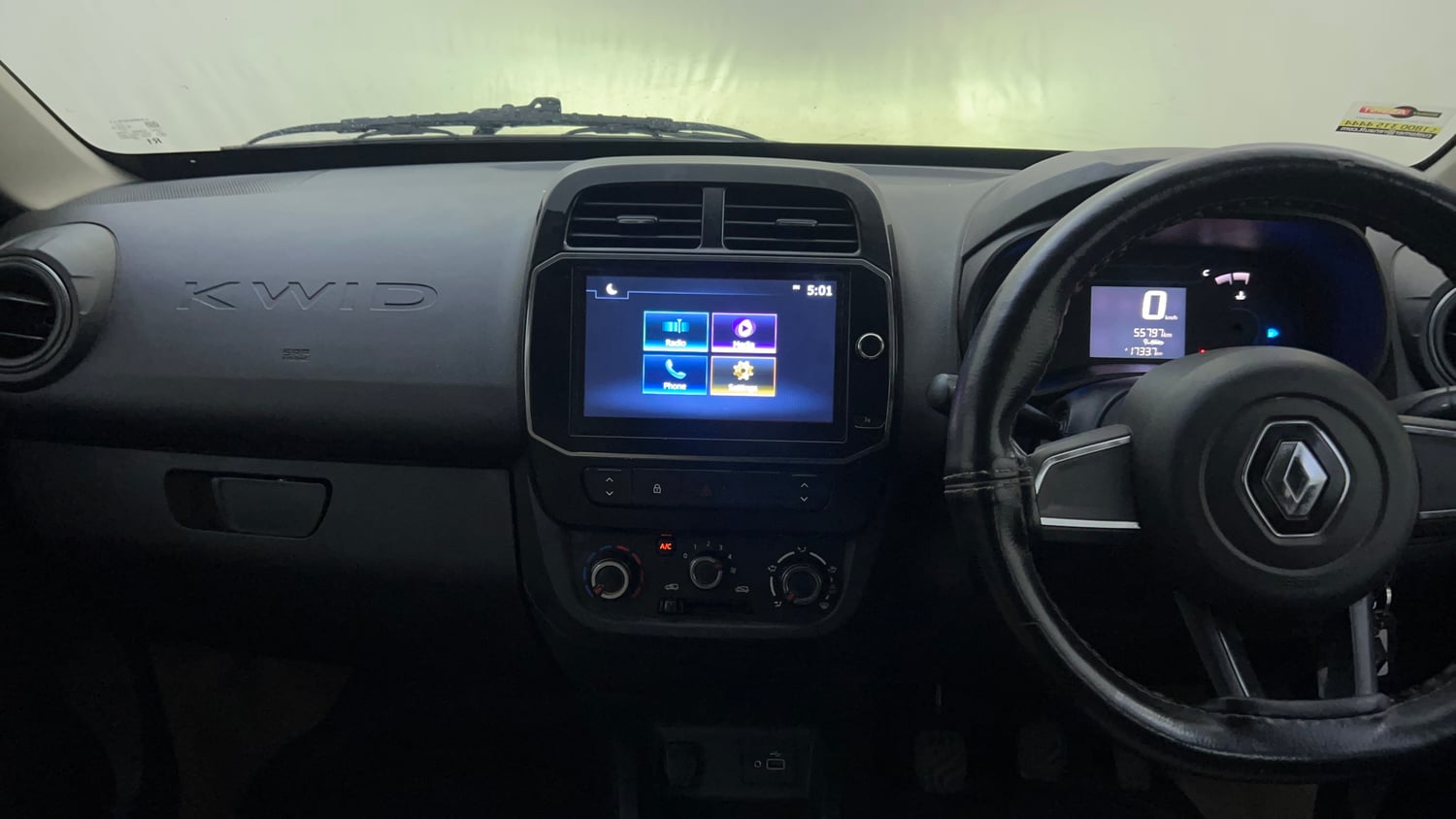 Used 2022 Renault Kwid RXT 1.0 Petrol Manual interior MUSIC SYSTEM & AC CONTROL VIEW