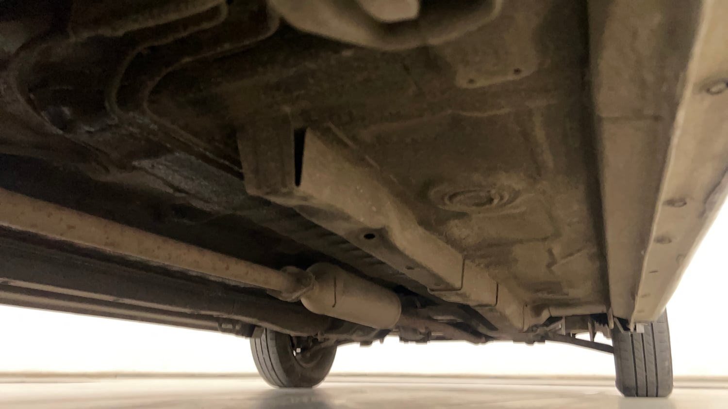 Used 2014 Maruti Suzuki Wagon R LXI CNG Cng Manual extra REAR RIGHT UNDERBODY VIEW