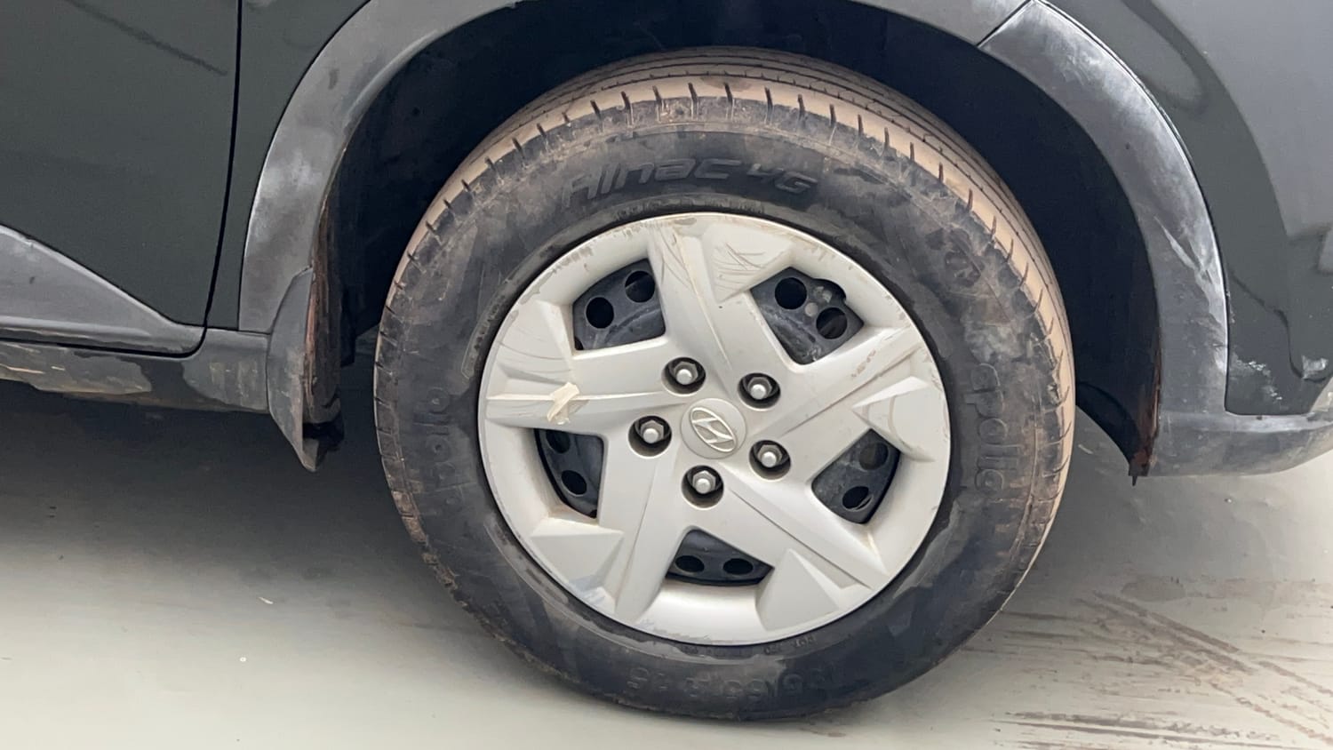 Used 2021 Hyundai Venue S Plus 1.2 Petrol Petrol Manual tyres RIGHT FRONT TYRE RIM VIEW