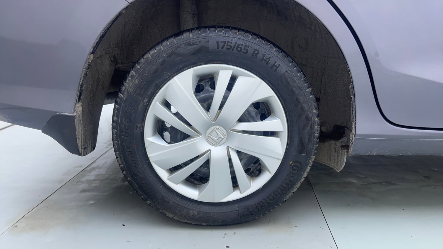 Used 2019 Honda Amaze 1.2 S MT Petrol Petrol Manual tyres RIGHT REAR TYRE RIM VIEW