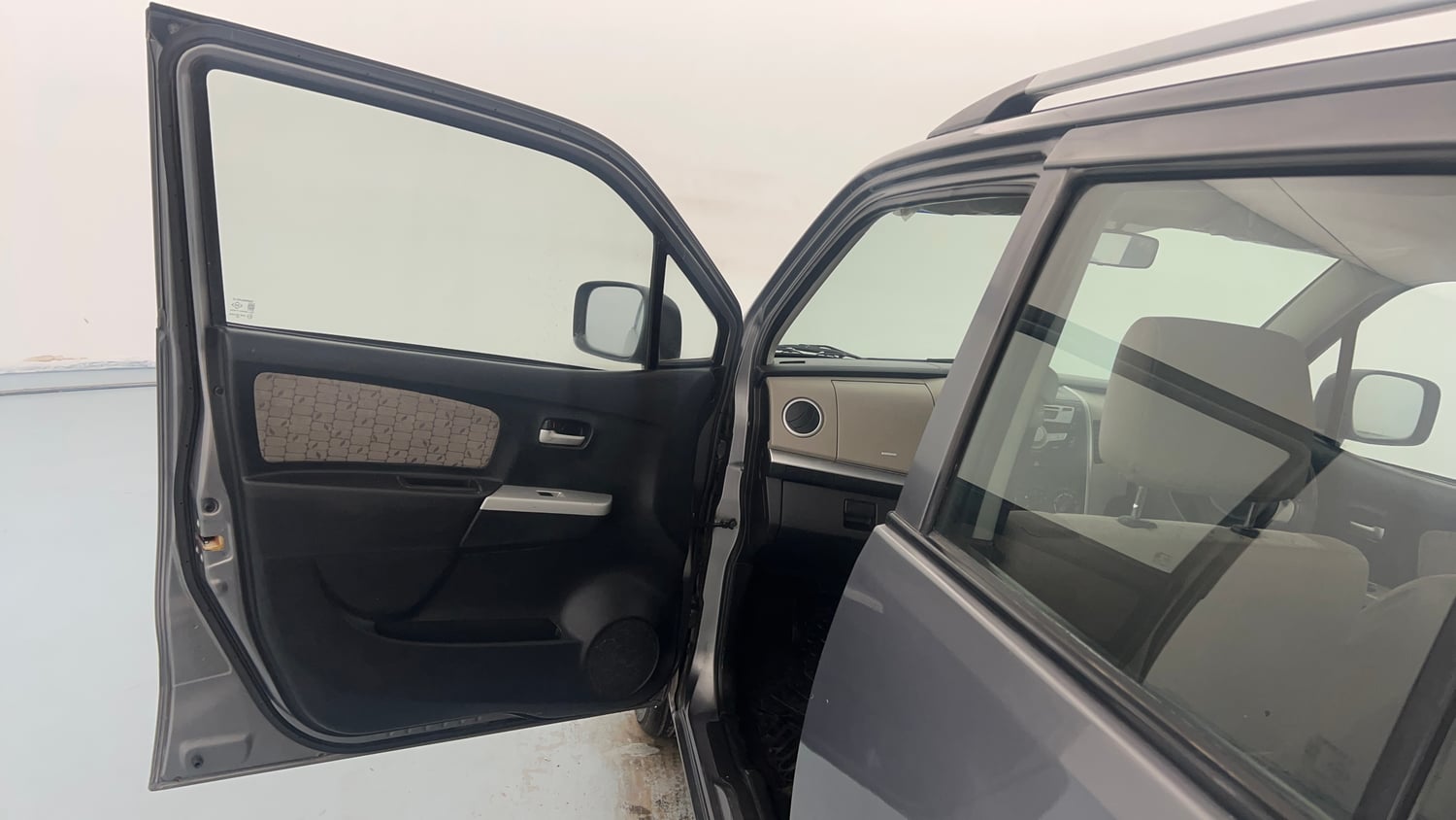 Used 2015 Maruti Suzuki Wagon R VXI Petrol Manual interior LEFT FRONT DOOR OPEN VIEW