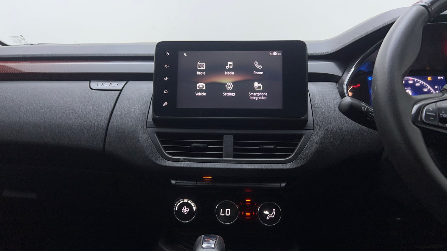 Used 2022 Renault Kiger RXZ Turbo CVT Petrol Automatic top_features Integrated (in-dash) music system