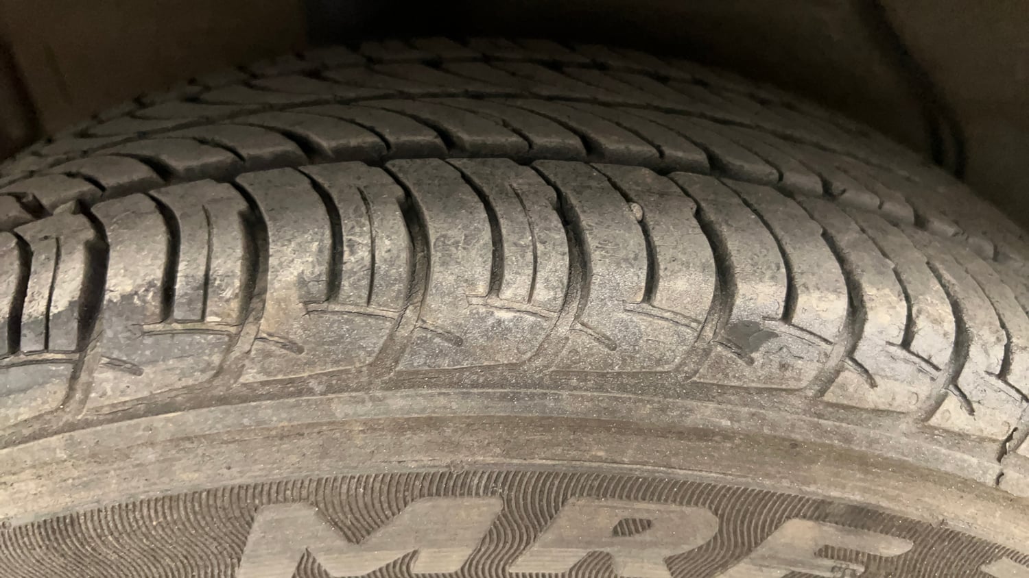 Used 2020 Maruti Suzuki Celerio VXi AMT Petrol Automatic tyres RIGHT REAR TYRE TREAD VIEW