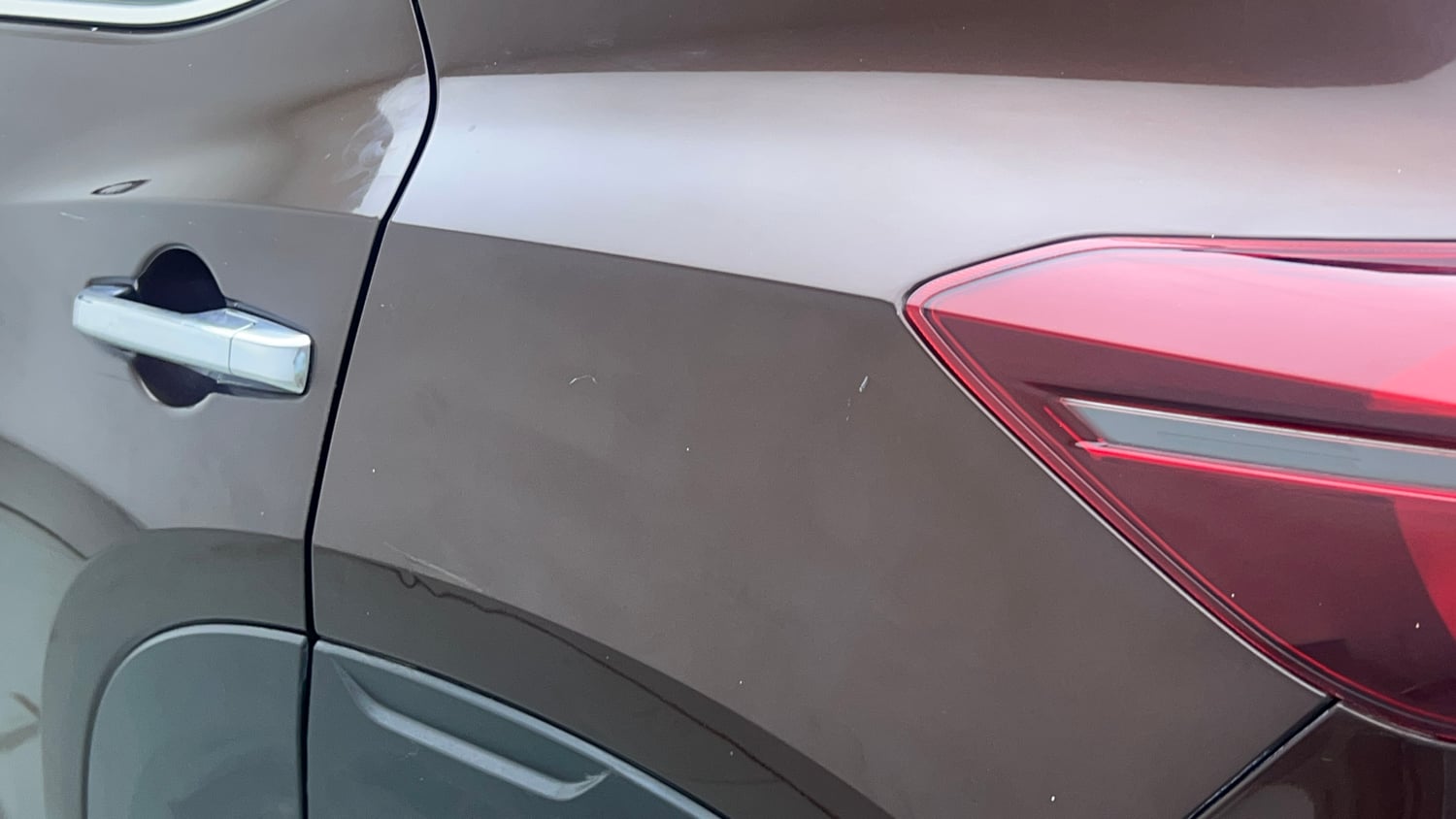Used 2021 Nissan Magnite XV Premium Turbo CVT Petrol Automatic dents MINOR DENT