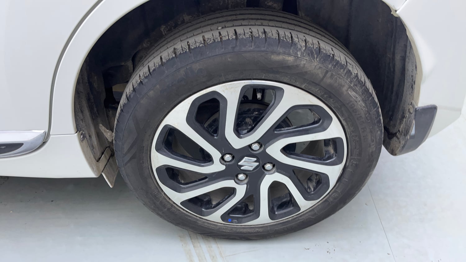 Used 2023 Maruti Suzuki Baleno Alpha AGS Petrol Automatic tyres LEFT REAR TYRE RIM VIEW