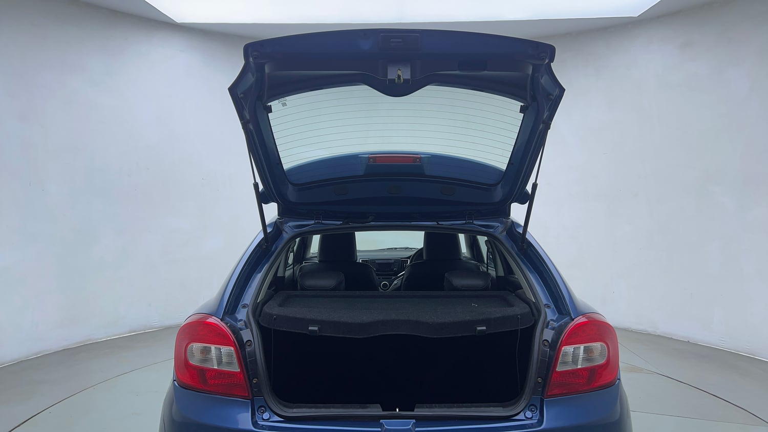 Used 2018 Maruti Suzuki Baleno Delta 1.2 Petrol Manual interior DICKY DOOR OPEN VIEW