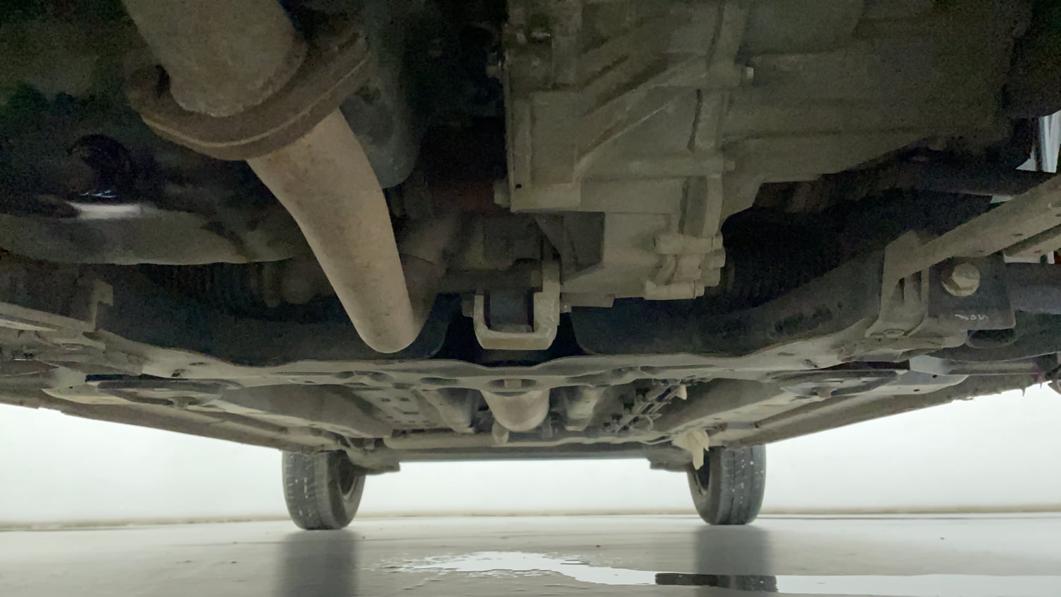 Used 2023 Tata Punch Adventure Rhythm Pack MT Petrol Manual extra FRONT LEFT UNDERBODY VIEW