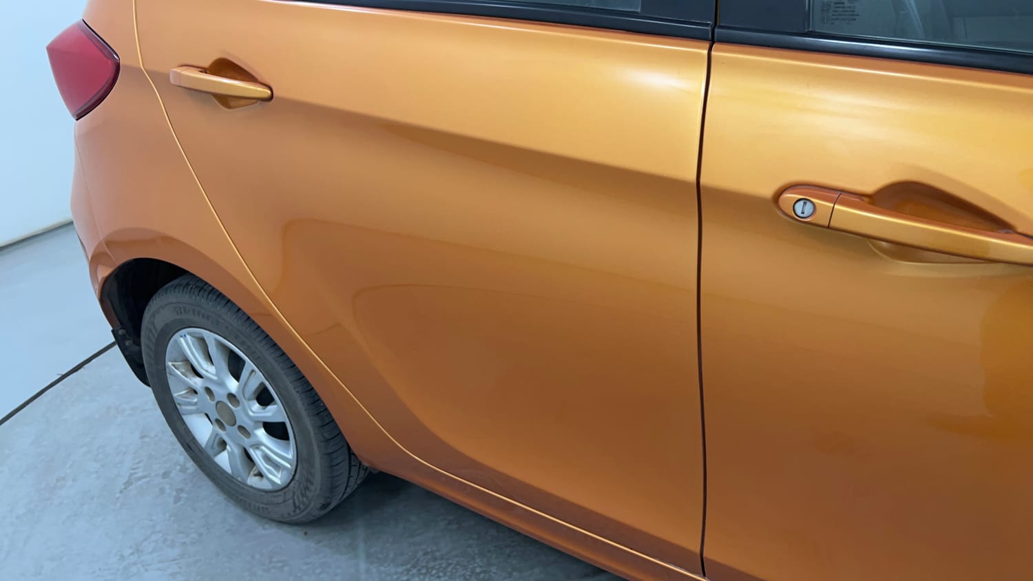 Used 2018 Tata Tiago Revotron XZ Petrol Manual dents MINOR SCRATCH