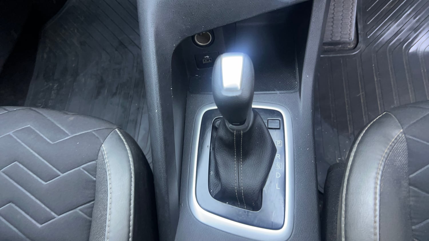 Used 2021 Nissan Magnite XV Premium Turbo CVT Petrol Automatic interior GEAR  KNOB VIEW