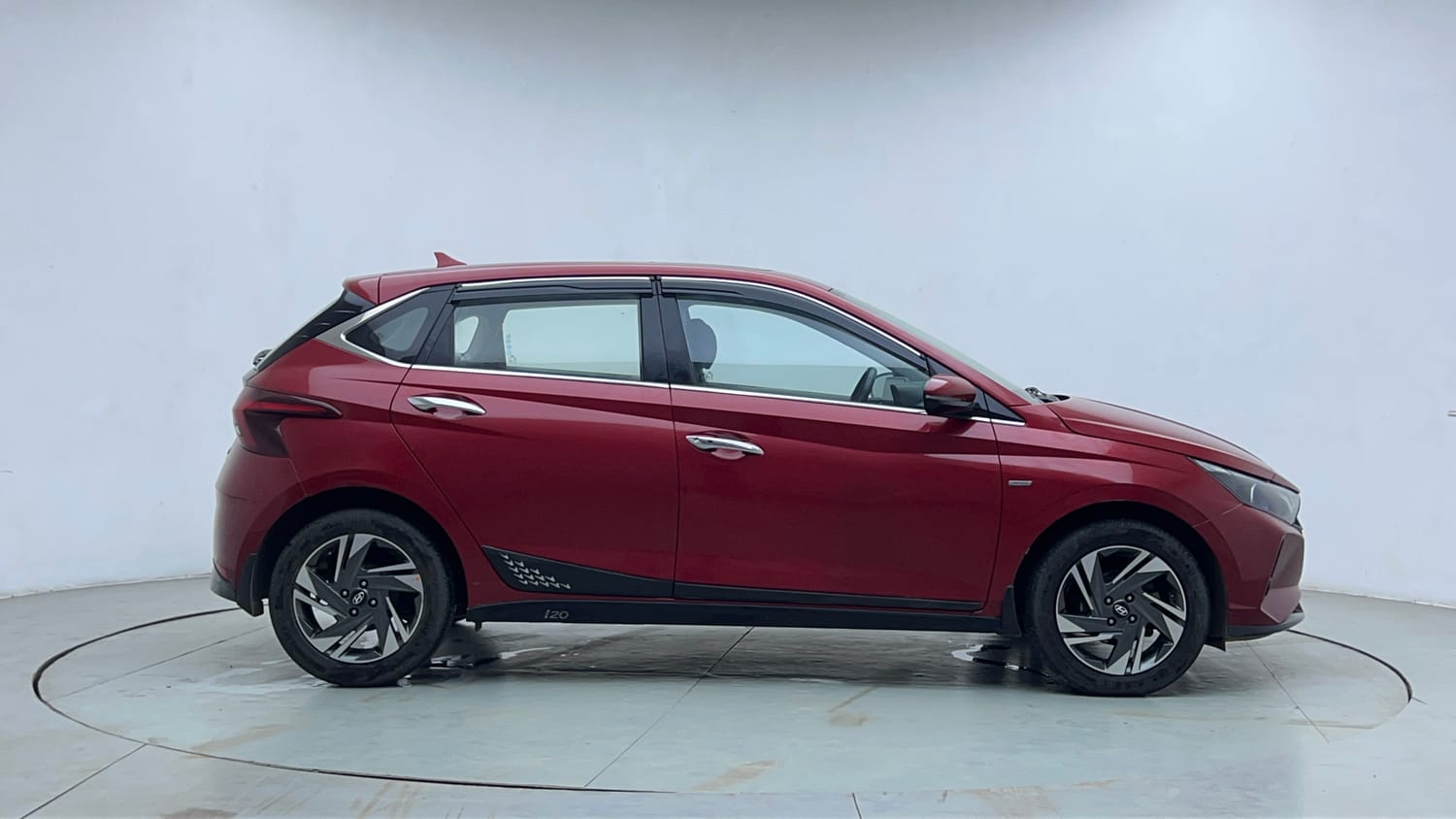 Used 2022 Hyundai i20 Asta (O) 1.2 IVT Petrol Automatic exterior RIGHT SIDE VIEW