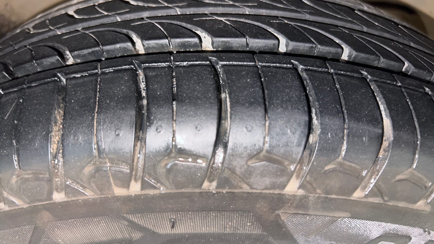 Used 2018 Tata Tiago Revotron XZA Petrol Automatic tyres RIGHT FRONT TYRE TREAD VIEW