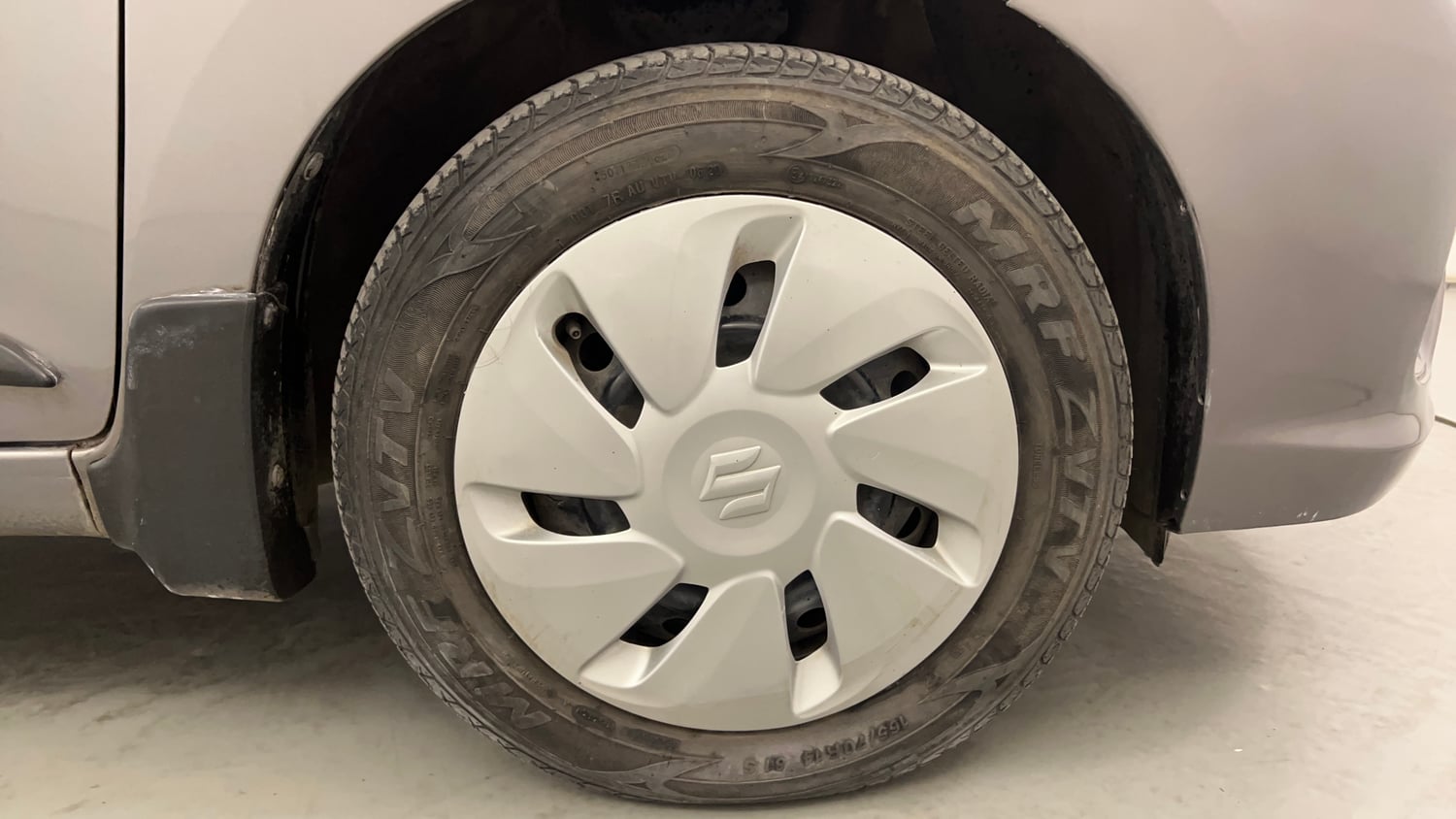 Used 2020 Maruti Suzuki Celerio VXi AMT Petrol Automatic tyres RIGHT FRONT TYRE RIM VIEW