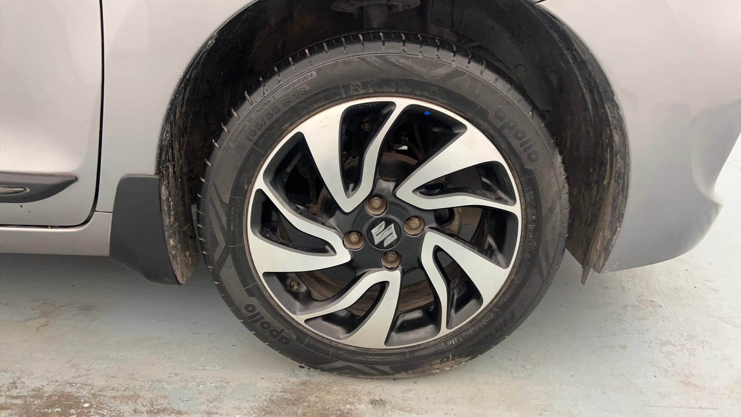Used 2022 Maruti Suzuki Baleno Zeta Petrol Manual tyres RIGHT FRONT TYRE RIM VIEW