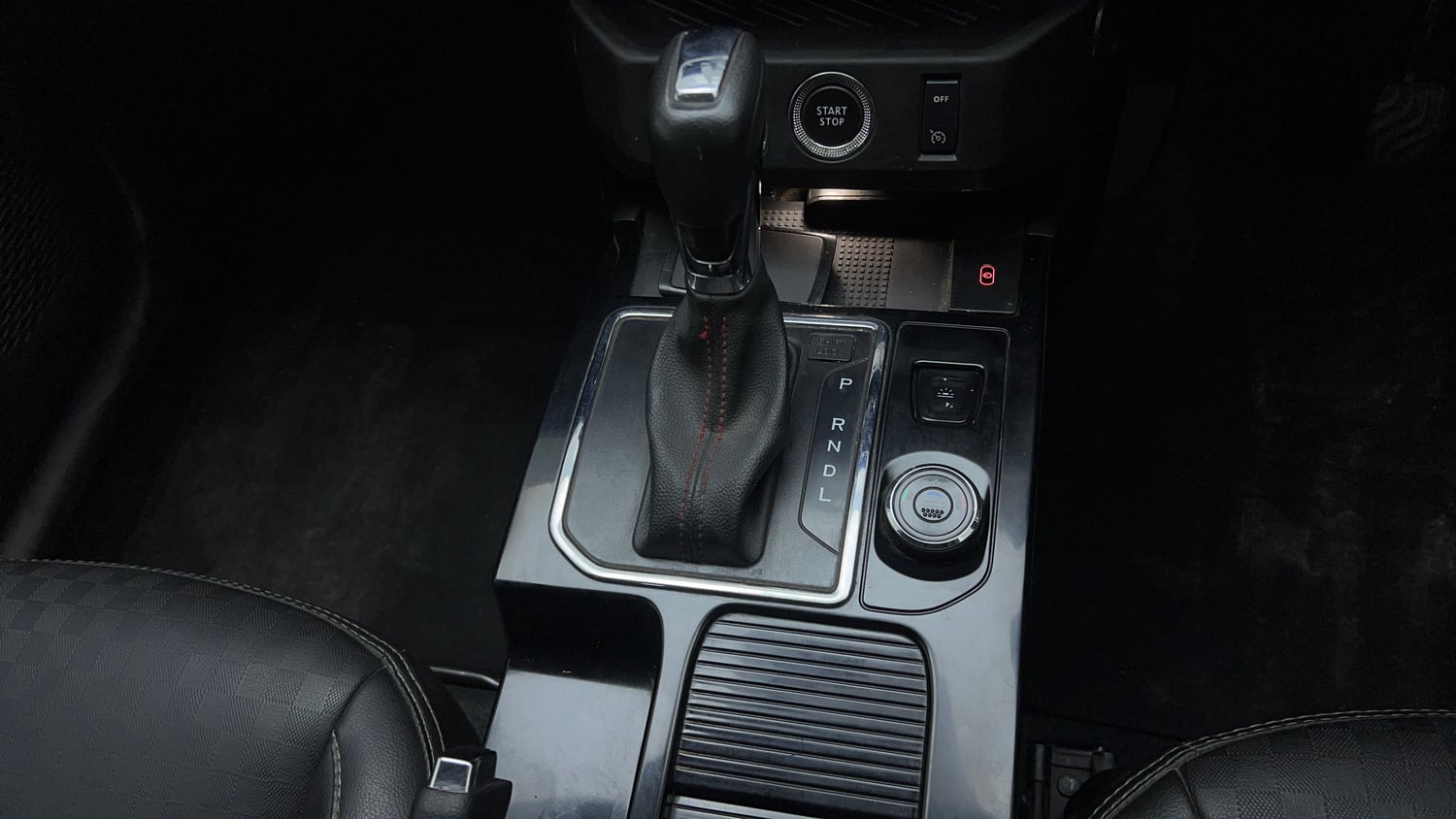 Used 2022 Renault Kiger RXZ Turbo CVT Petrol Automatic interior GEAR  KNOB VIEW