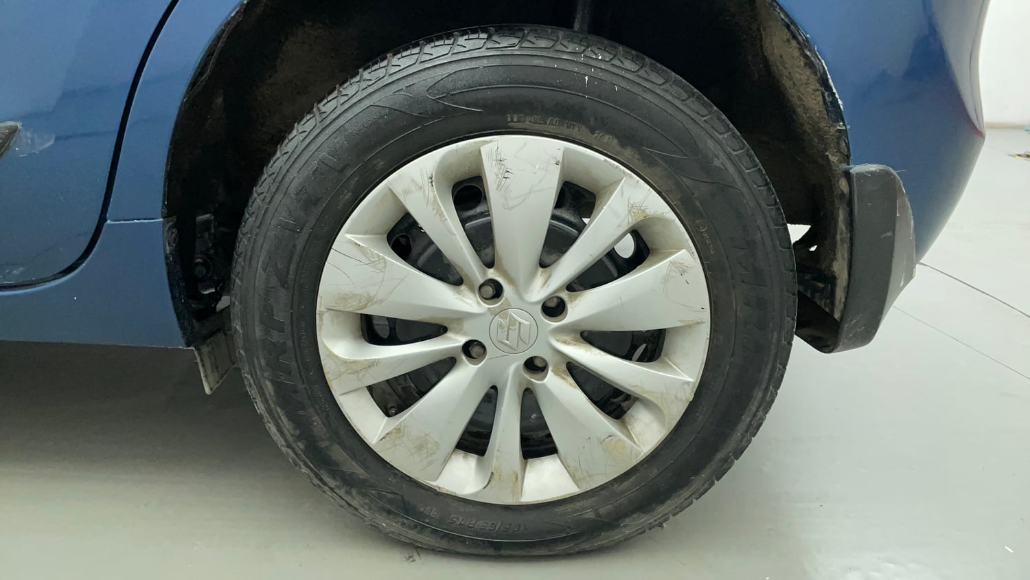Used 2017 Maruti Suzuki Baleno Delta 1.2 Petrol Manual tyres LEFT REAR TYRE RIM VIEW