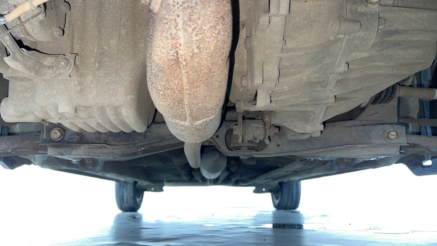Used 2016 Toyota Etios Liva V Petrol Manual extra FRONT LEFT UNDERBODY VIEW
