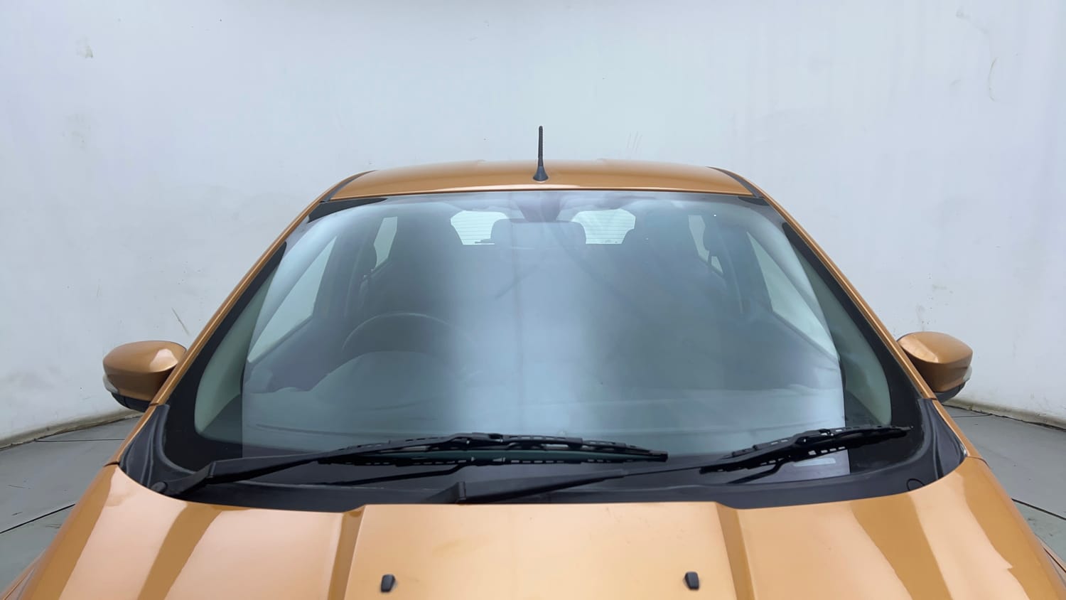 Used 2016 Ford Figo Titanium Plus 1.2 Ti-VCT Petrol Manual exterior FRONT WINDSHIELD VIEW