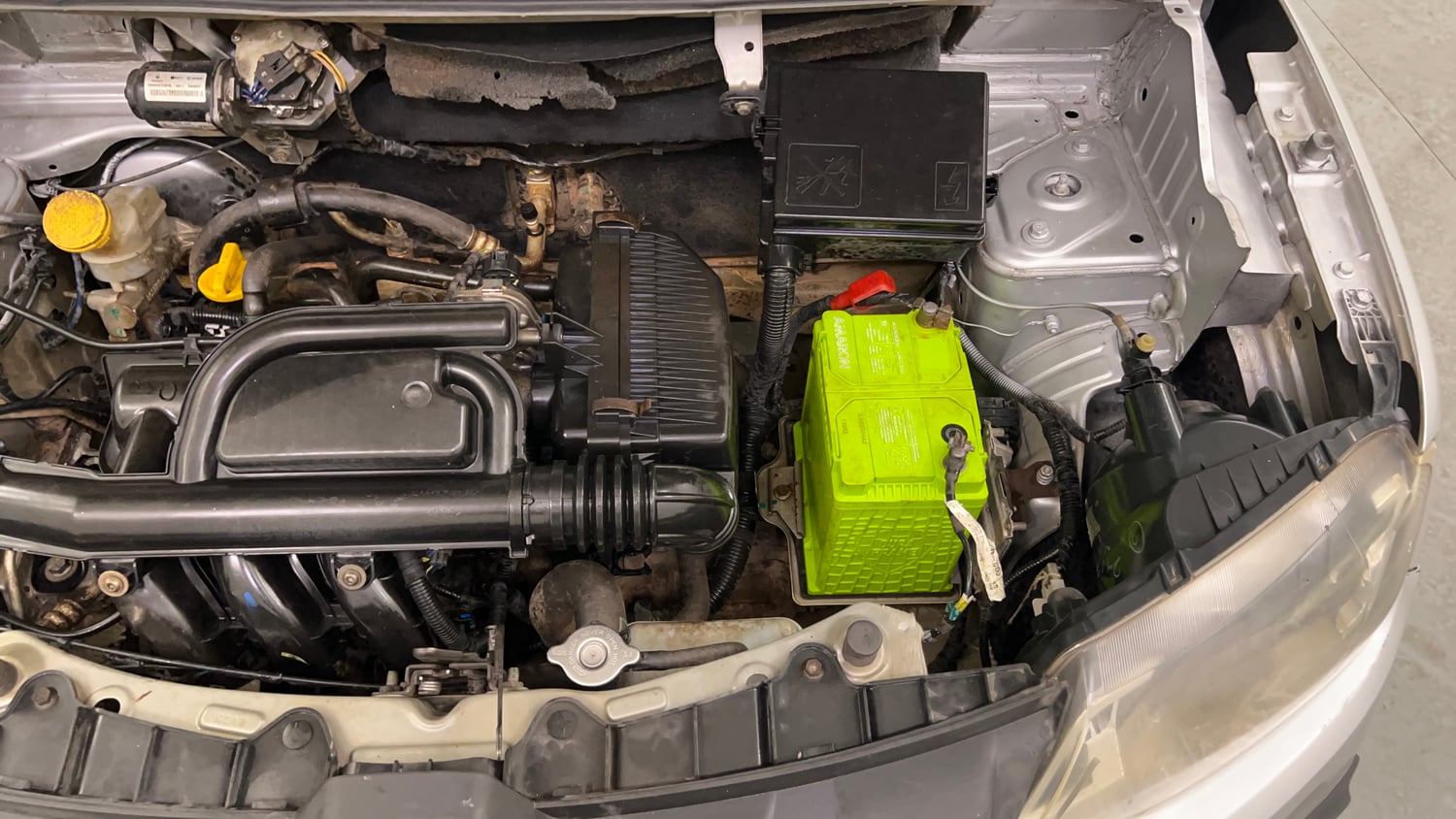Used 2016 Renault Kwid RXT Petrol Manual engine ENGINE LEFT SIDE VIEW